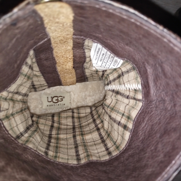 UGG 'Lou' Boots - Picture 7 of 8